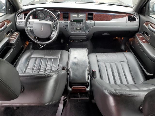 Photo 8 from auction – 2010 LINCOLN TOWN CAR E with VIN 2LNBL8EV9AX627832