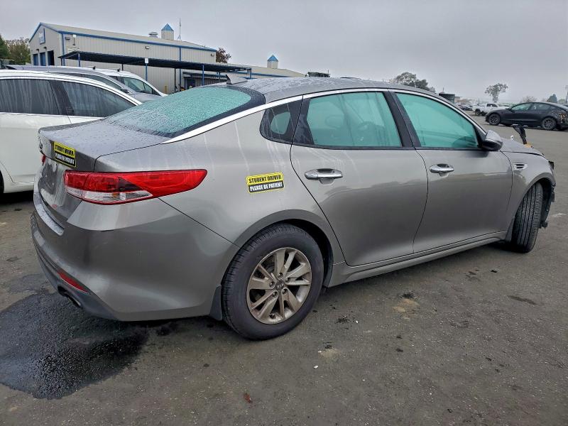 Photo 3 from auction – 2018 KIA OPTIMA LX with VIN 5XXGT4L34JG196107