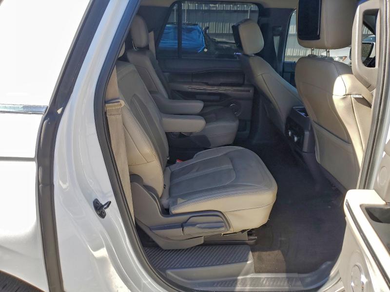 Photo 11 from auction – 2018 FORD EXPEDITION with VIN 1FMJK1KTXJEA69502