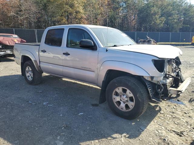 Photo 4 from auction – 2011 TOYOTA TACOMA DOU with VIN 3TMLU4EN8BM063649