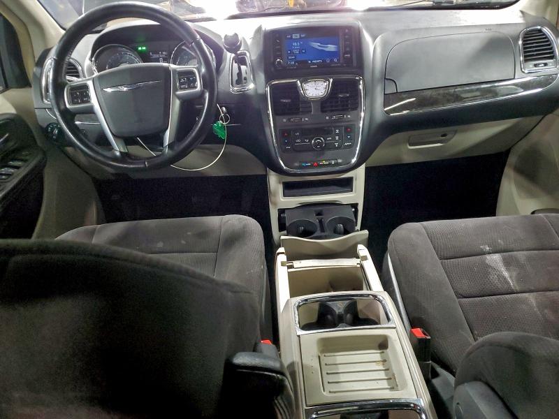 Photo 8 from auction – 2011 CHRYSLER TOWN & COU with VIN 2A4RR5DG1BR633918