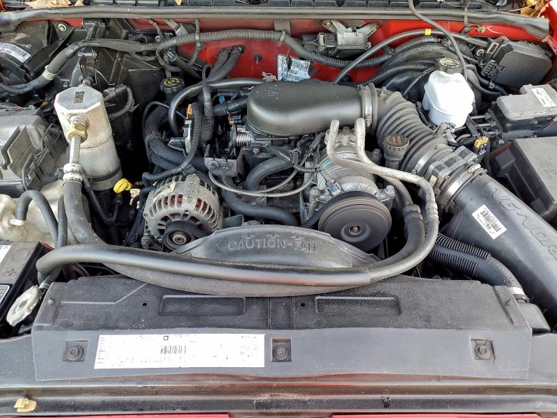 Photo 12 from auction – 2002 CHEVROLET BLAZER with VIN 1GNDT13W22K205977