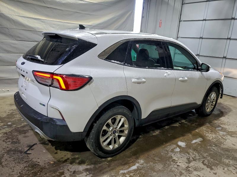 Photo 3 from auction – 2020 FORD ESCAPE with VIN 1FMCU9G69LUC09276