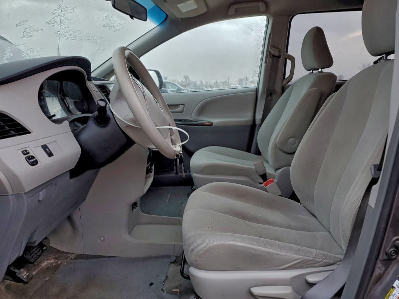 Photo 7 from auction – 2012 TOYOTA SIENNA with VIN 5TDZK3DC4CS240371