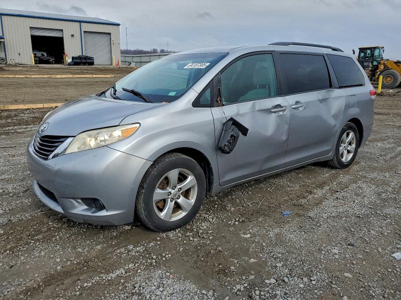 TOYOTA SIENNA LE 2013 with VIN 5TDKK3DC2DS308119 - Photo from auction
