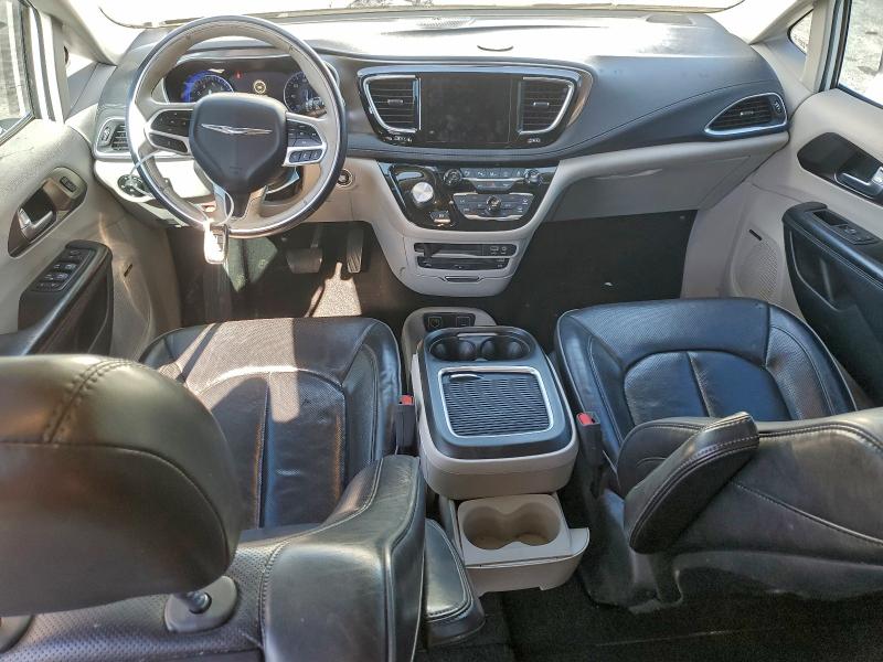 Photo 8 from auction – 2018 CHRYSLER PACIFICA L with VIN 2C4RC1GG7JR107173