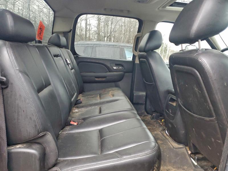 Photo 10 from auction – 2010 GMC SIERRA K15 with VIN 3GTRKWE26AG204975