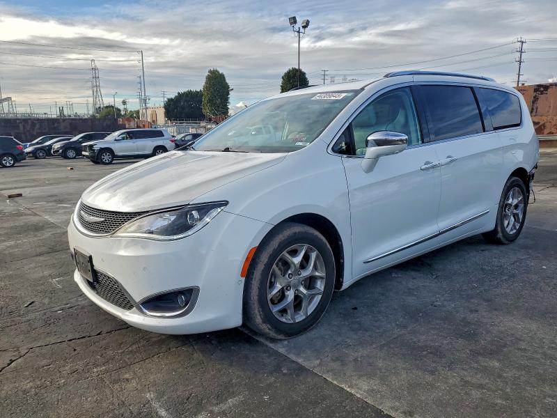 CHRYSLER PACIFICA L 2017 with VIN 2C4RC1GG4HR653200 - Photo from auction