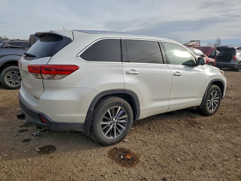 Foto 3 de la subasta – 2018 TOYOTA HIGHLANDER con VIN 5TDJZRFH7JS902073