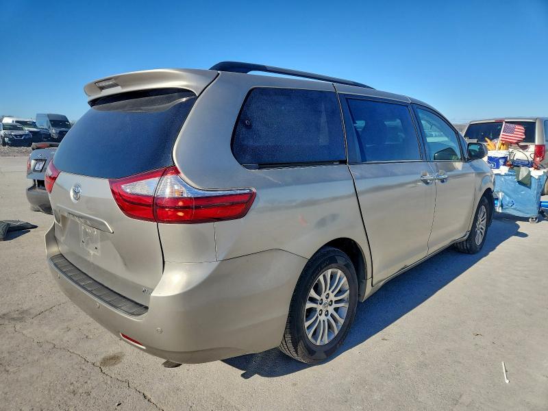 Photo 3 from auction – 2016 TOYOTA SIENNA XLE with VIN 5TDYK3DC8GS757495