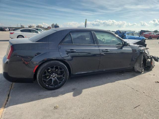 Photo 3 from auction – 2019 CHRYSLER 300 TOURIN with VIN 2C3CCAAG6KH570285