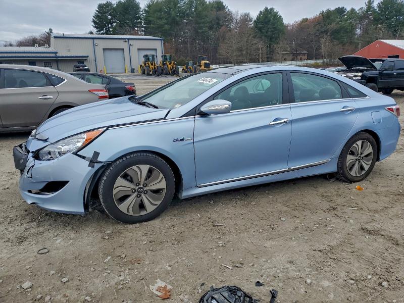 HYUNDAI SONATA HYB 2013 with VIN KMHEC4A49DA068752 - Photo from auction