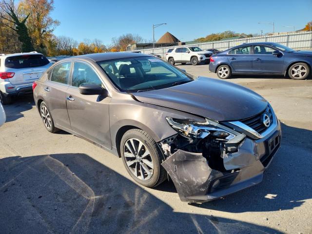 Photo 4 from auction – 2017 NISSAN ALTIMA 2.5 with VIN 1N4AL3AP8HC118984