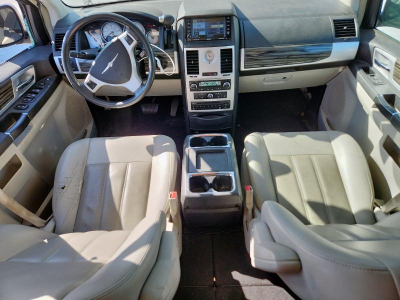 Photo 8 from auction – 2010 CHRYSLER TOWN & COU with VIN 2A4RR8DX7AR394018