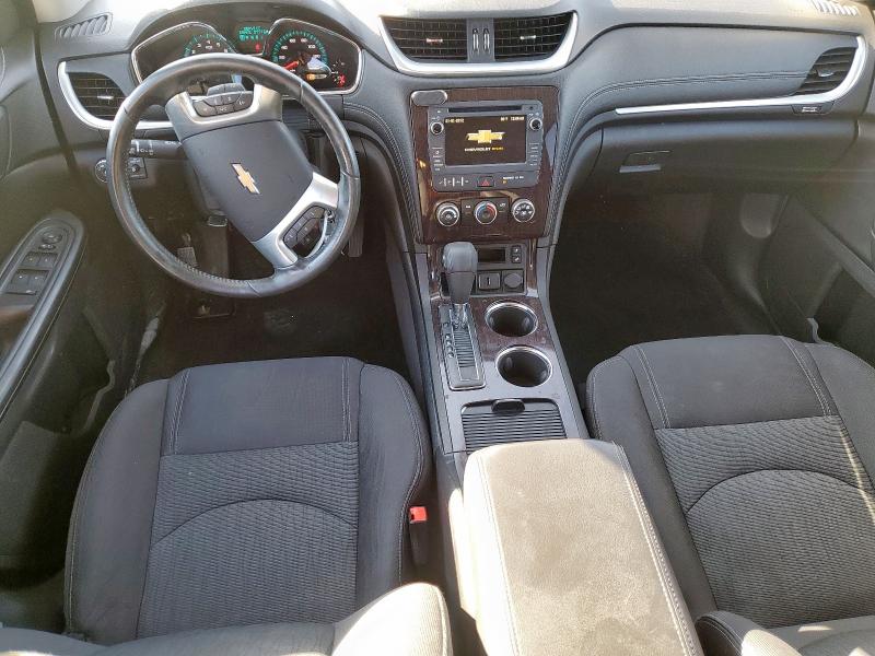 Photo 8 from auction – 2017 CHEVROLET TRAVERSE L with VIN 1GNKRGKD7HJ341657