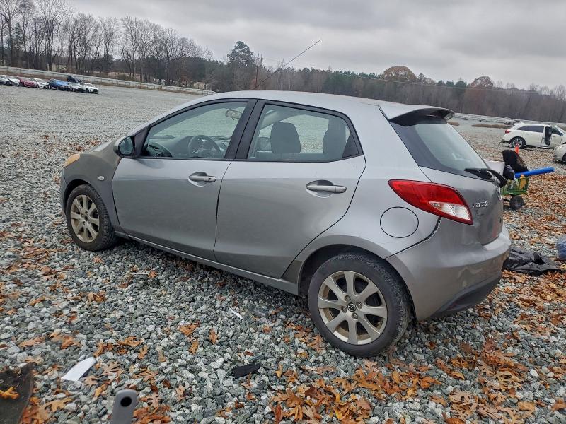 Photo 2 from auction – 2013 MAZDA MAZDA2 with VIN JM1DE1LZ5D0157614
