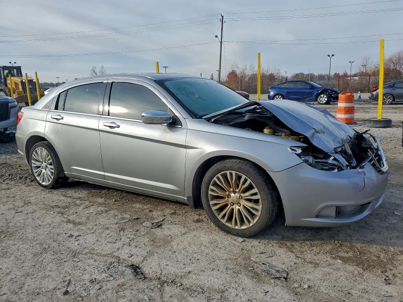 Photo 4 from auction – 2013 CHRYSLER 200 LIMITE with VIN 1C3CCBCG2DN744009