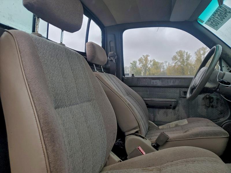Photo 10 from auction – 1995 TOYOTA TACOMA with VIN 4TAUN41B0SZ043189