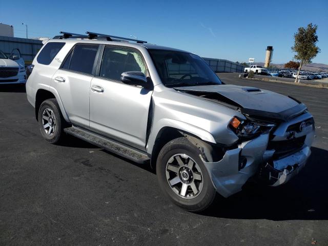 Photo 4 from auction – 2020 TOYOTA 4RUNNER SR with VIN JTEBU5JR9L5788397