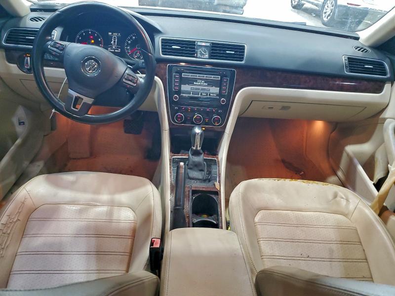 Photo 8 from auction – 2012 VOLKSWAGEN PASSAT SEL with VIN 1VWCP7A37CC040988