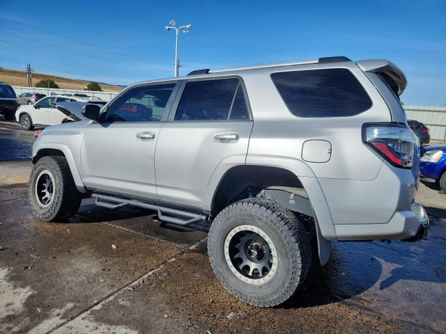 Photo 2 from auction – 2016 TOYOTA 4RUNNER SR with VIN JTEBU5JRXG5371084