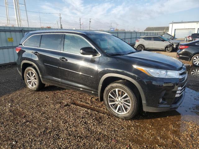 Photo 4 from auction – 2017 TOYOTA HIGHLANDER with VIN 5TDJZRFH9HS399592