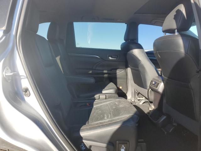 Photo 11 from auction – 2016 TOYOTA HIGHLANDER with VIN 5TDDKRFH1GS242381