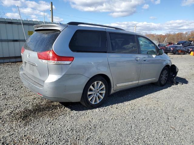 Photo 3 from auction – 2011 TOYOTA SIENNA XLE with VIN 5TDYK3DC5BS076347