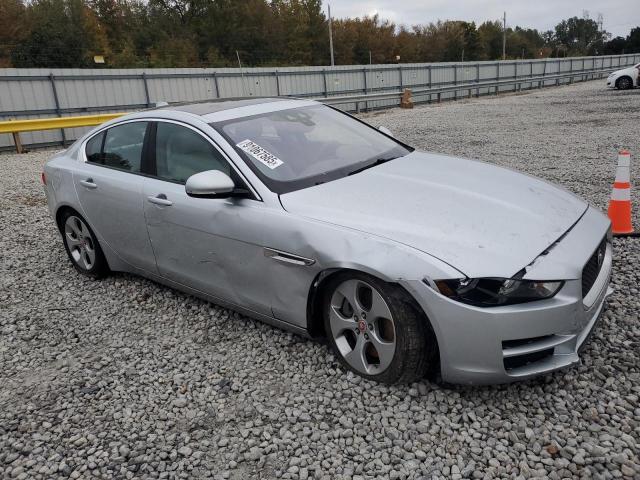 Foto 4 de la subasta – 2017 JAGUAR XE con VIN SAJAR4BG7HA955266