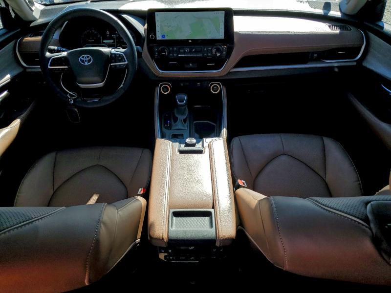 Photo 8 from auction – 2025 TOYOTA GRAND HIGH with VIN 5TDAAAB52SS073032