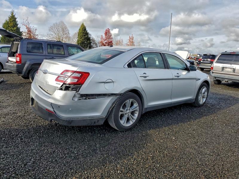 Photo 3 from auction – 2018 FORD TAURUS SEL with VIN 1FAHP2E84JG103350