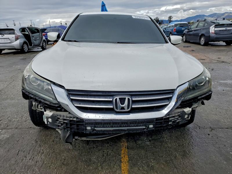 Photo 5 from auction – 2015 HONDA ACCORD with VIN 1HGCR2F30FA167401