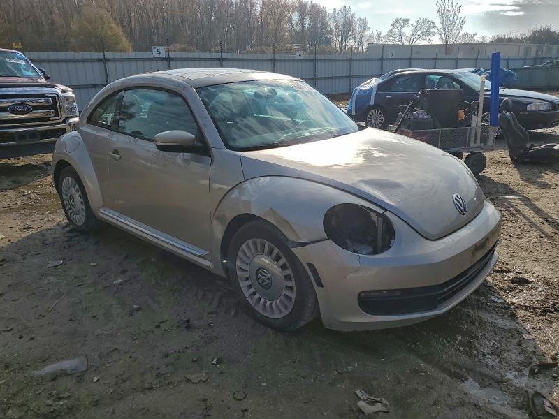 Photo 4 from auction – 2013 VOLKSWAGEN BEETLE with VIN 3VWJX7AT8DM665018