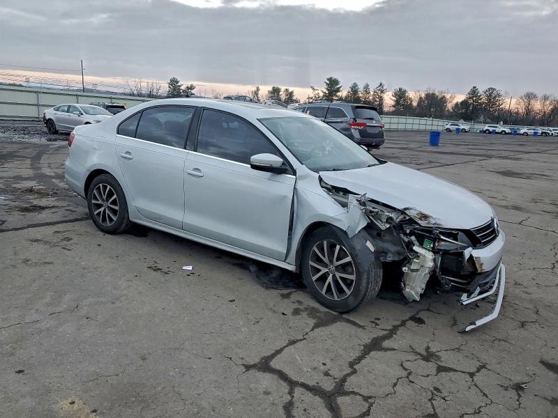 Photo 4 from auction – 2017 VOLKSWAGEN JETTA SE with VIN 3VWDB7AJ6HM291394