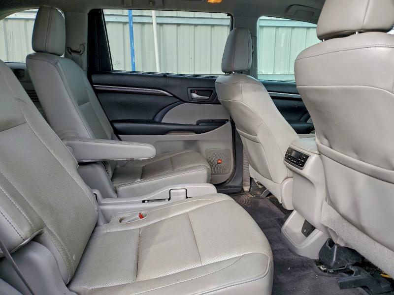 Photo 11 from auction – 2015 TOYOTA HIGHLANDER with VIN 5TDDKRFH6FS177655