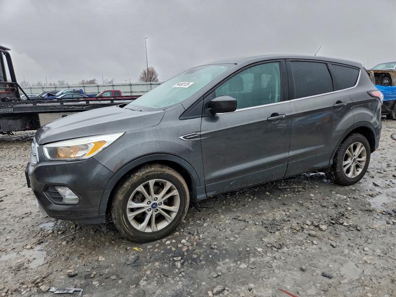 FORD ESCAPE SE 2017 with VIN 1FMCU0GD6HUA52324 - Photo from auction