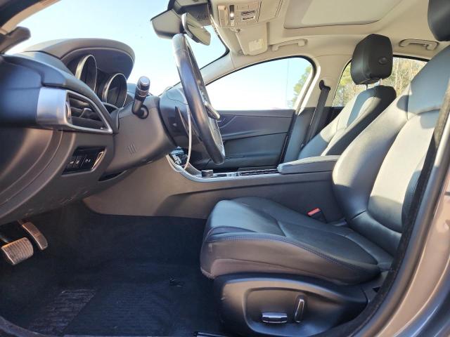 Photo 7 from auction – 2019 JAGUAR XE PREMIUM with VIN SAJAD4FX4KCP49424