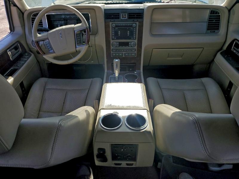 صورة رقم 8 من المزاد - 2011 LINCOLN NAVIGATOR مع VIN 5LMJJ2H55BEJ07606