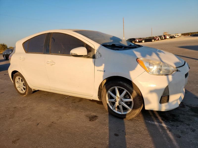 Photo 4 from auction – 2013 TOYOTA PRIUS C with VIN JTDKDTB38D1057374