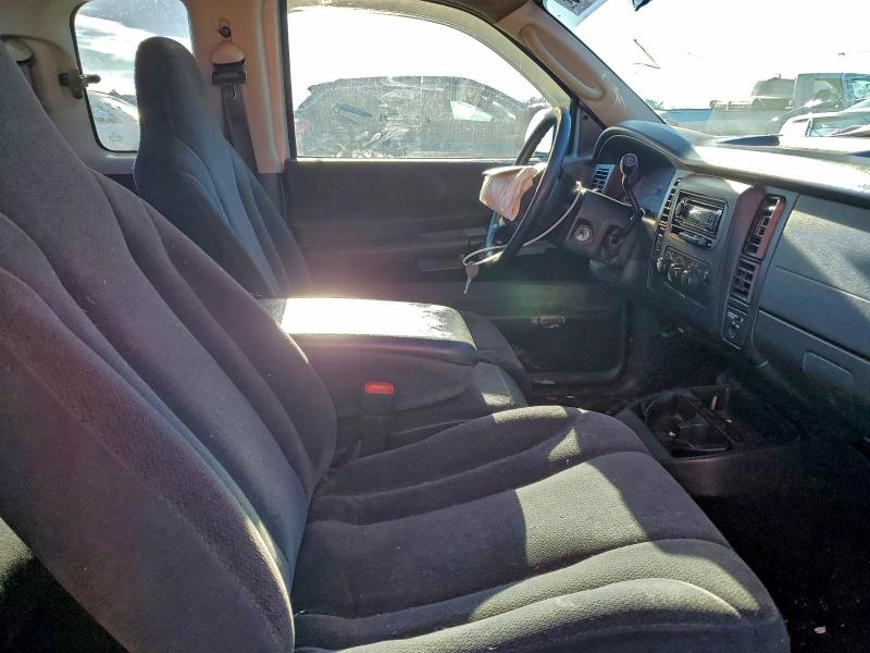 Photo 10 from auction – 2002 DODGE DAKOTA SLT with VIN 1B7GL42N52S656918