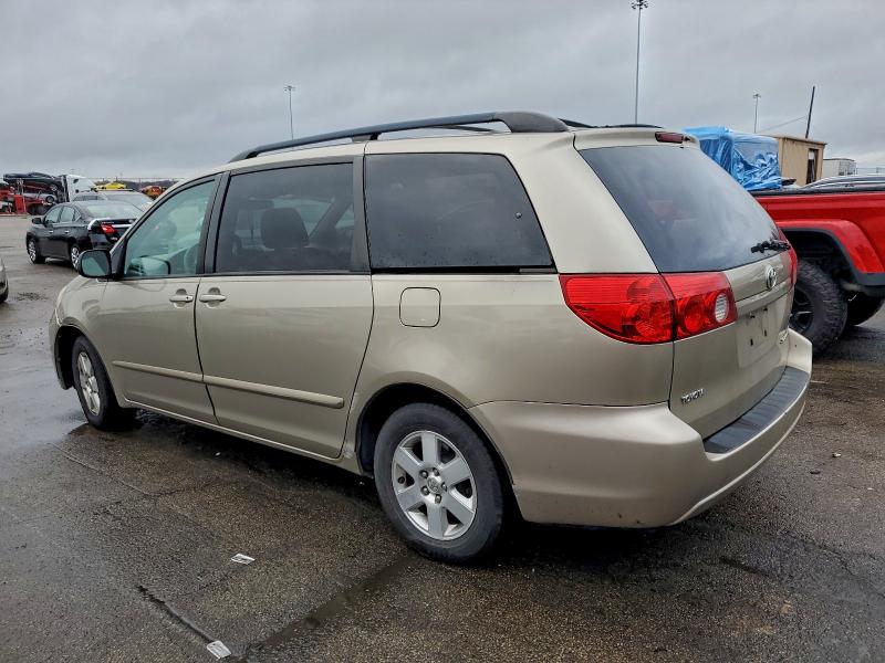 Photo 2 from auction – 2010 TOYOTA SIENNA CE with VIN 5TDKK4CC7AS327090