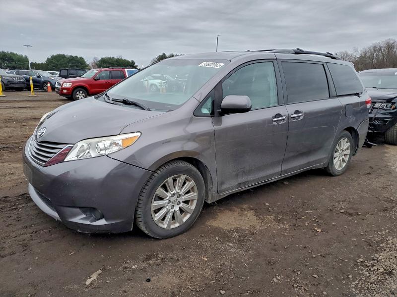 TOYOTA SIENNA XLE 2014 with VIN 5TDDK3DC3ES077578 - Photo from auction