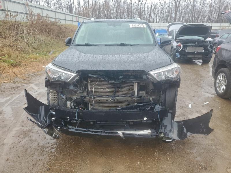 Photo 5 from auction – 2017 TOYOTA 4RUNNER SR with VIN JTEBU5JR9H5417425
