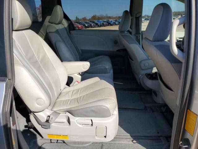Photo 11 from auction – 2011 TOYOTA SIENNA XLE with VIN 5TDDK3DC5BS007656