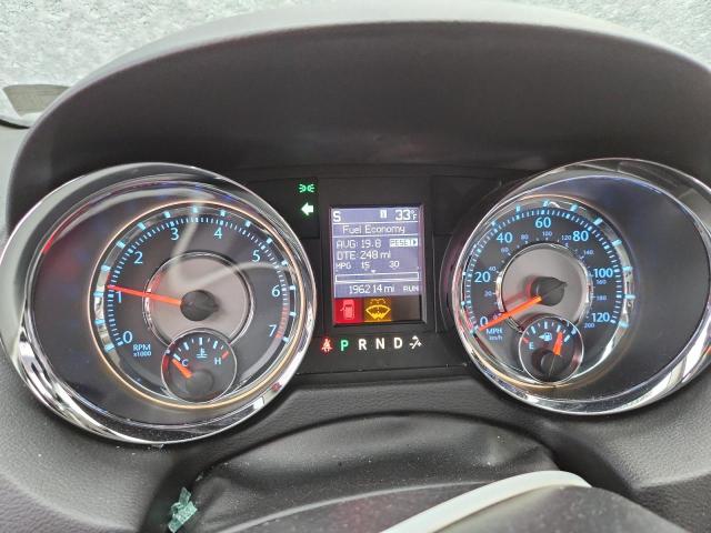 Photo 9 from auction – 2015 CHRYSLER TOWN & COU with VIN 2C4RC1GG9FR752589