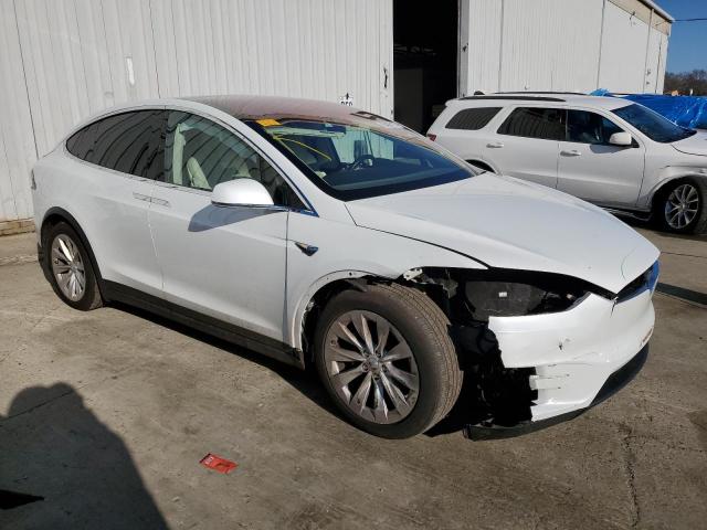 Photo 4 from auction – 2018 TESLA MODEL X with VIN 5YJXCAE25JF119932