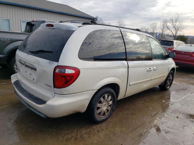 Photo 3 from auction – 2005 CHRYSLER TOWN & COU with VIN 2C4GP54L45R600626