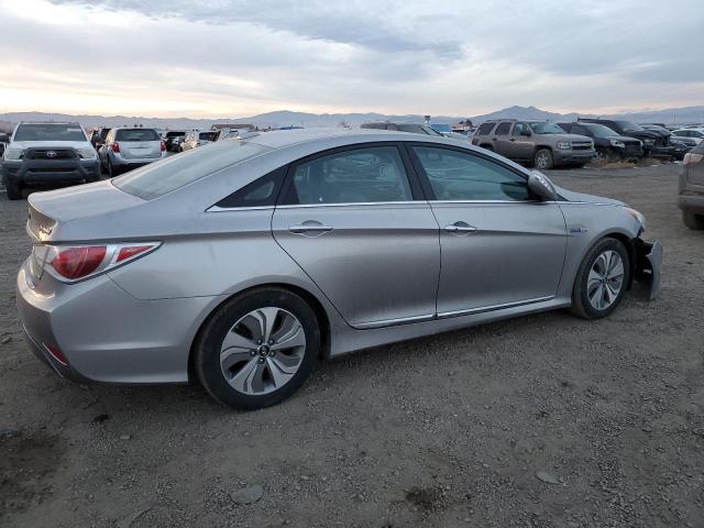 Photo 3 from auction – 2013 HYUNDAI SONATA HYB with VIN KMHEC4A47DA083282