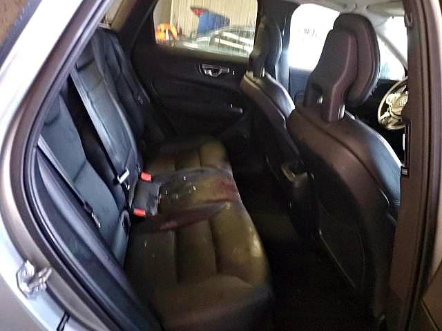 Photo 10 from auction – 2018 VOLVO XC60 T5 MO with VIN YV4102RKXJ1017675