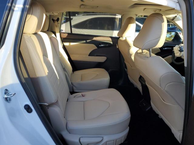 Photo 11 from auction – 2022 TOYOTA HIGHLANDER with VIN 5TDGZRAH8NS555988